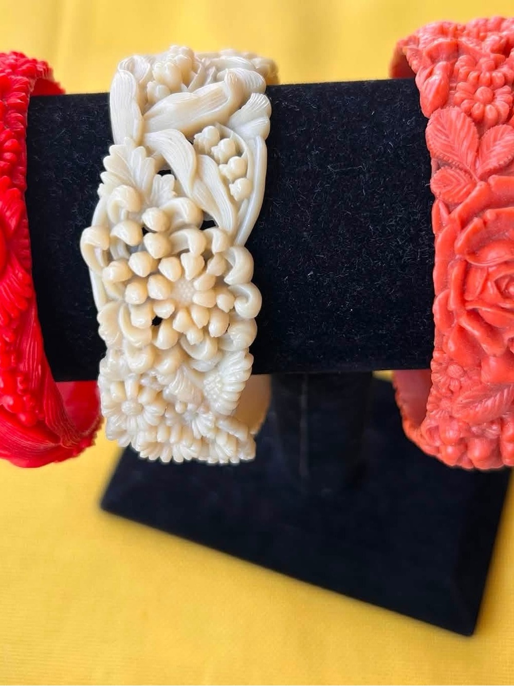 VIntage Lot of Celluloid floral Bangle Bracelet - Picture 2 of 5